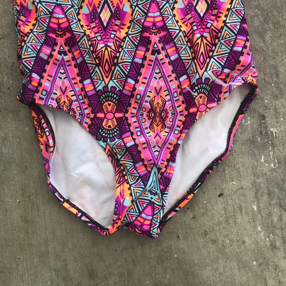 Cute bathing suit - Picture 3 of 7